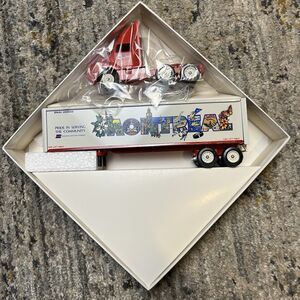 Winross Burlington Northern Tractor Trailer Pride In Serving The Comm. Montreal